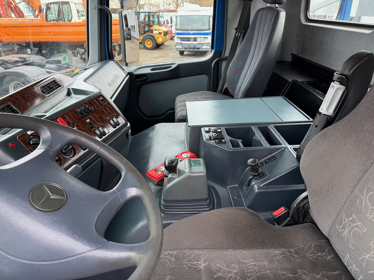 Liftdumper lastebil Mercedes-Benz 3243 Actros MP1 4-Achs Absetzkipper: bilde 19 Liftdumper lastebil Mercedes-Benz 3243 Actros MP1 4-Achs Absetzkipper: bilde 19