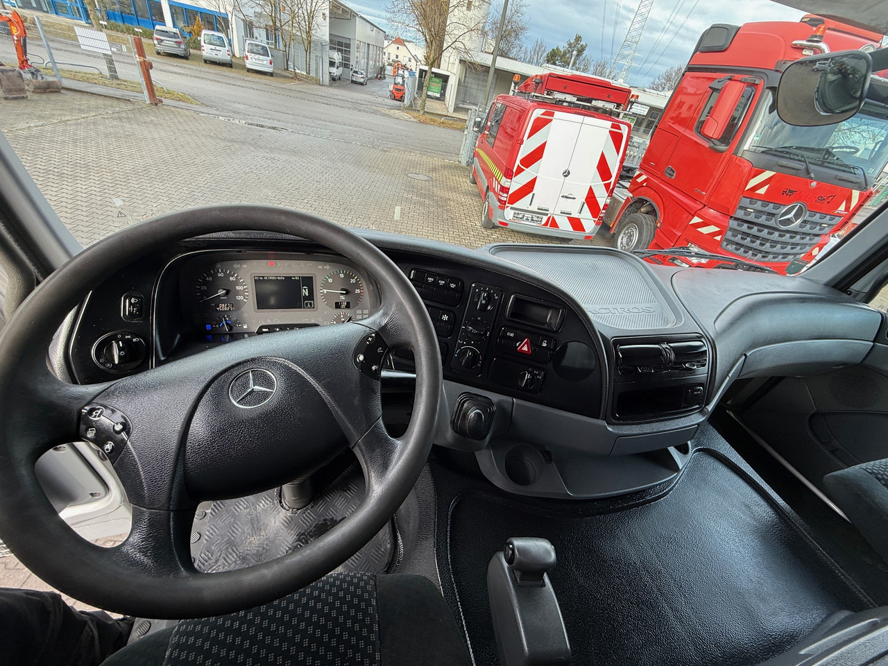 Interior photo 2: Tippbil Mercedes-Benz 3346 Actros MP3 2-Seiten Kipper Bordmatic Klima Retarder