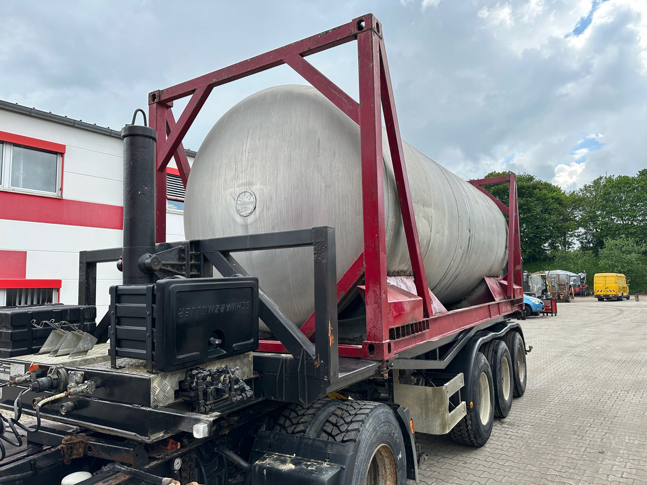 Schmidt CKSA 10/22-20 20 ft Containerkippchassis mit Lebensmitteltank - Tippsemi: bilde 3 Schmidt CKSA 10/22-20 20 ft Containerkippchassis mit Lebensmitteltank - Tippsemi: bilde 3