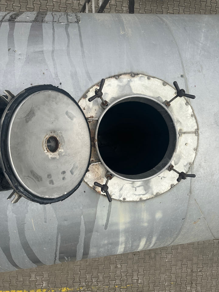 Tippsemi Schmidt CKSA 10/22-20 20 ft Containerkippchassis mit Lebensmitteltank: bilde 16