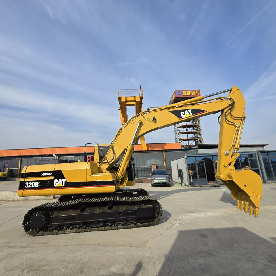 CATERPILLAR 320BL - Gravemaskin: bilde 2 CATERPILLAR 320BL - Gravemaskin: bilde 2