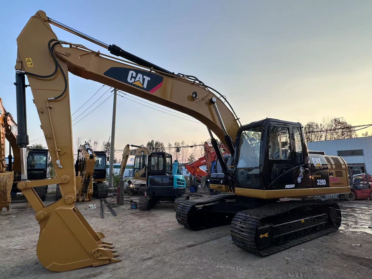 Caterpillar 320D - Beltegraver: bilde 1 Caterpillar 320D - Beltegraver: bilde 1