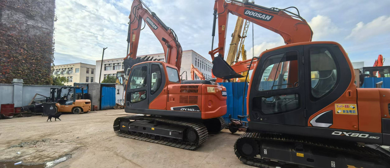 DOOSAN DX140 - Gravemaskin: bilde 4 DOOSAN DX140 - Gravemaskin: bilde 4