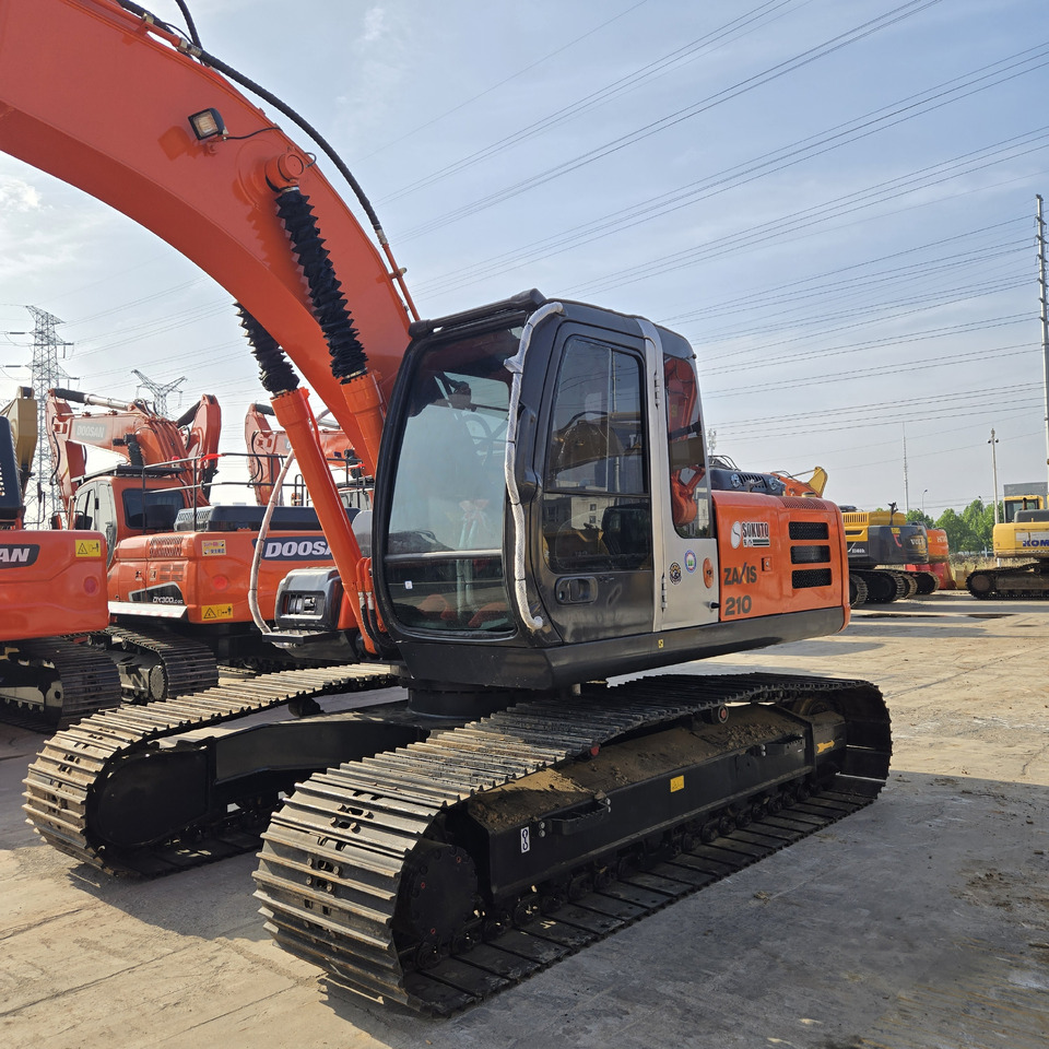 Hitachi ZX210 - Gravemaskin: bilde 1 Hitachi ZX210 - Gravemaskin: bilde 1