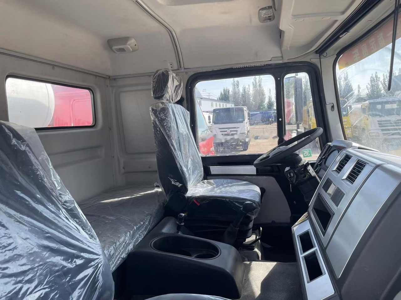 Shacman F3000 Concrete mixer truck - Betongbil: bilde 2 Shacman F3000 Concrete mixer truck - Betongbil: bilde 2