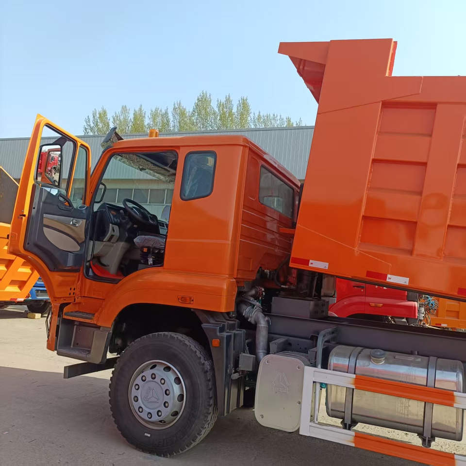 Sinotruk HOHAN 6*4 Dump truck - Tippbil: bilde 4 Sinotruk HOHAN 6*4 Dump truck - Tippbil: bilde 4