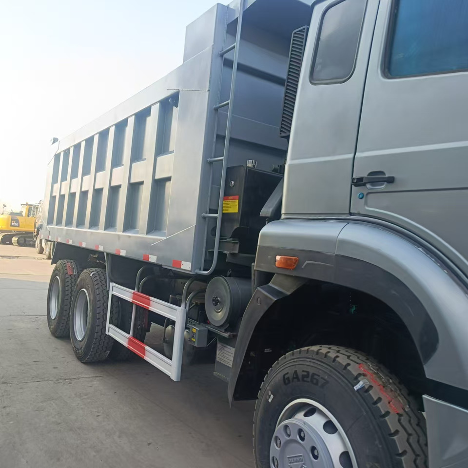 Sinotruk HOHAN 6*4 Dump truck - Tippbil: bilde 3 Sinotruk HOHAN 6*4 Dump truck - Tippbil: bilde 3