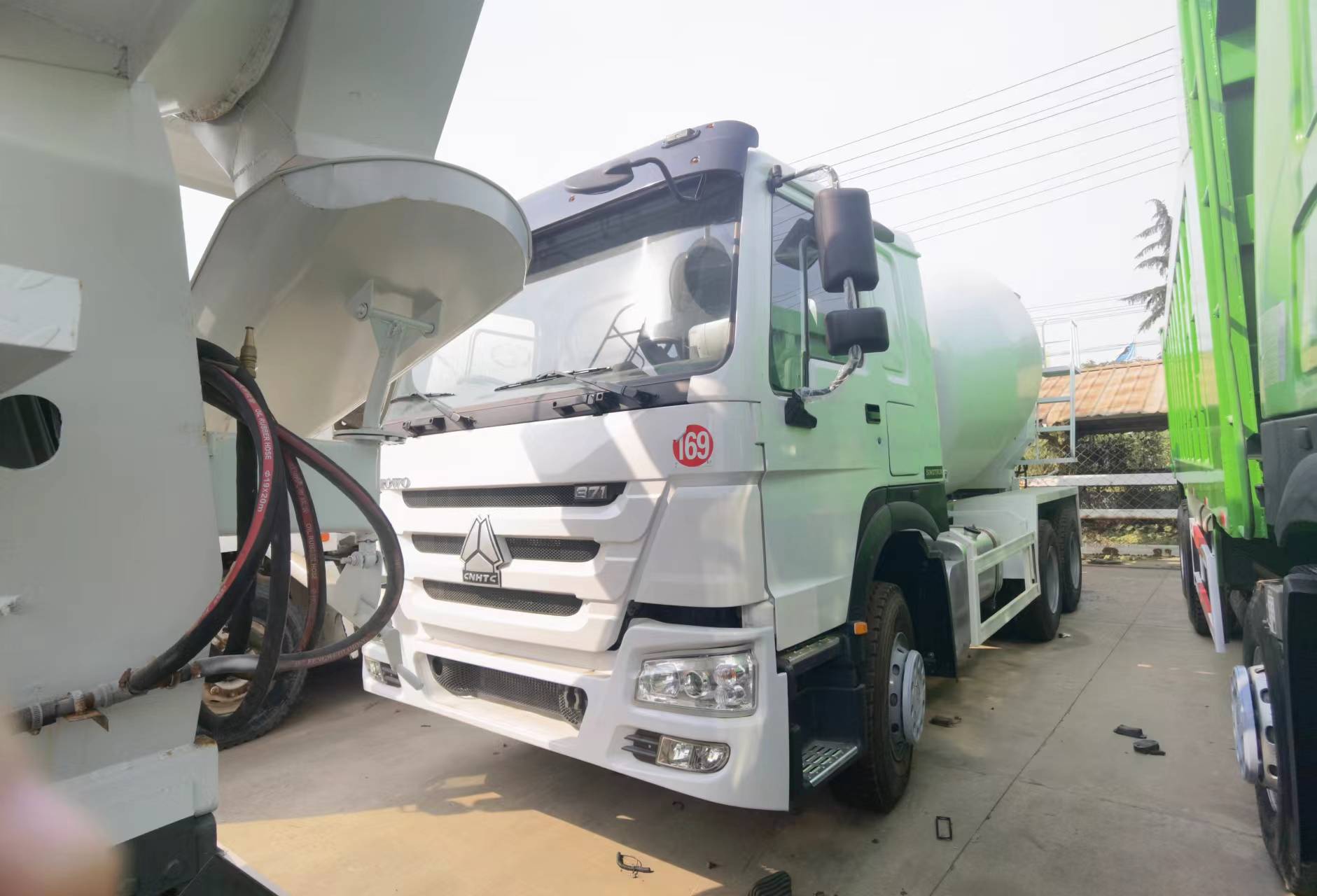 Sinotruk HOWO 371 6*4 Concrete mixer truck - Betongbil: bilde 3 Sinotruk HOWO 371 6*4 Concrete mixer truck - Betongbil: bilde 3
