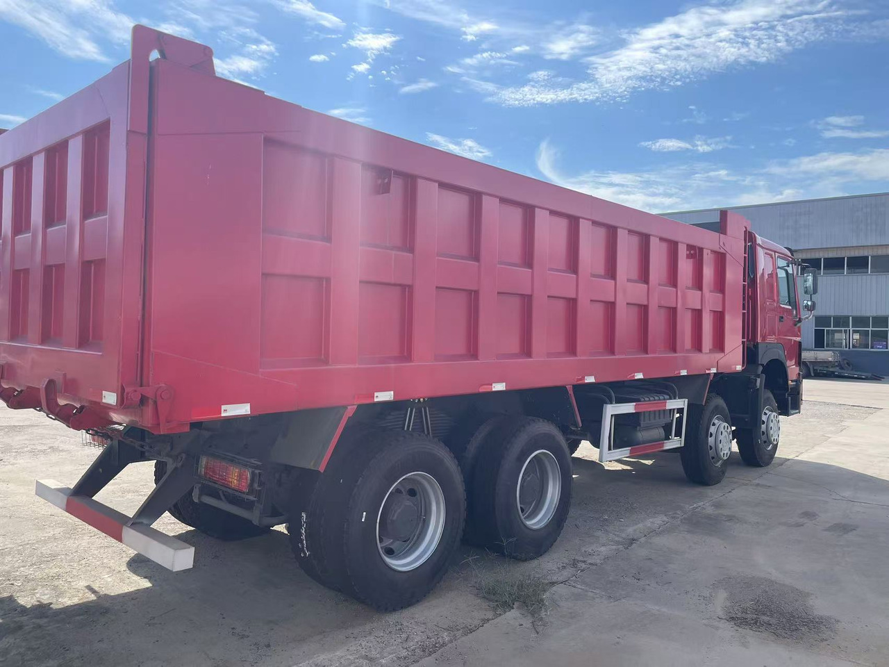 Sinotruk HOWO 371 8*4 Dump truck - Tippbil: bilde 2 Sinotruk HOWO 371 8*4 Dump truck - Tippbil: bilde 2