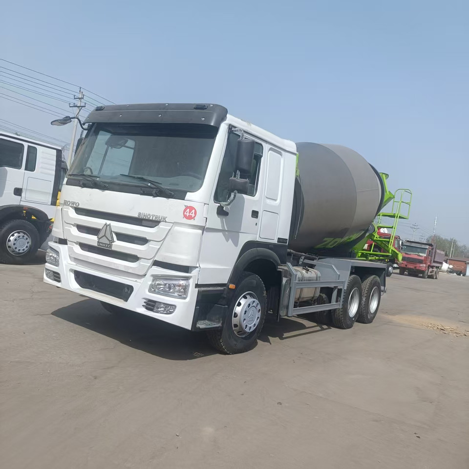 Sinotruk HOWO 6*4 Concrete mixer truck - Betongbil: bilde 1 Sinotruk HOWO 6*4 Concrete mixer truck - Betongbil: bilde 1