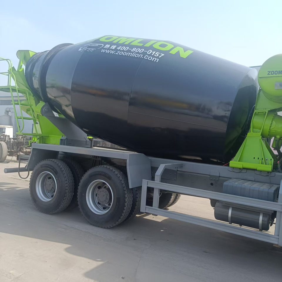 Sinotruk HOWO 6*4 Concrete mixer truck - Betongbil: bilde 4 Sinotruk HOWO 6*4 Concrete mixer truck - Betongbil: bilde 4