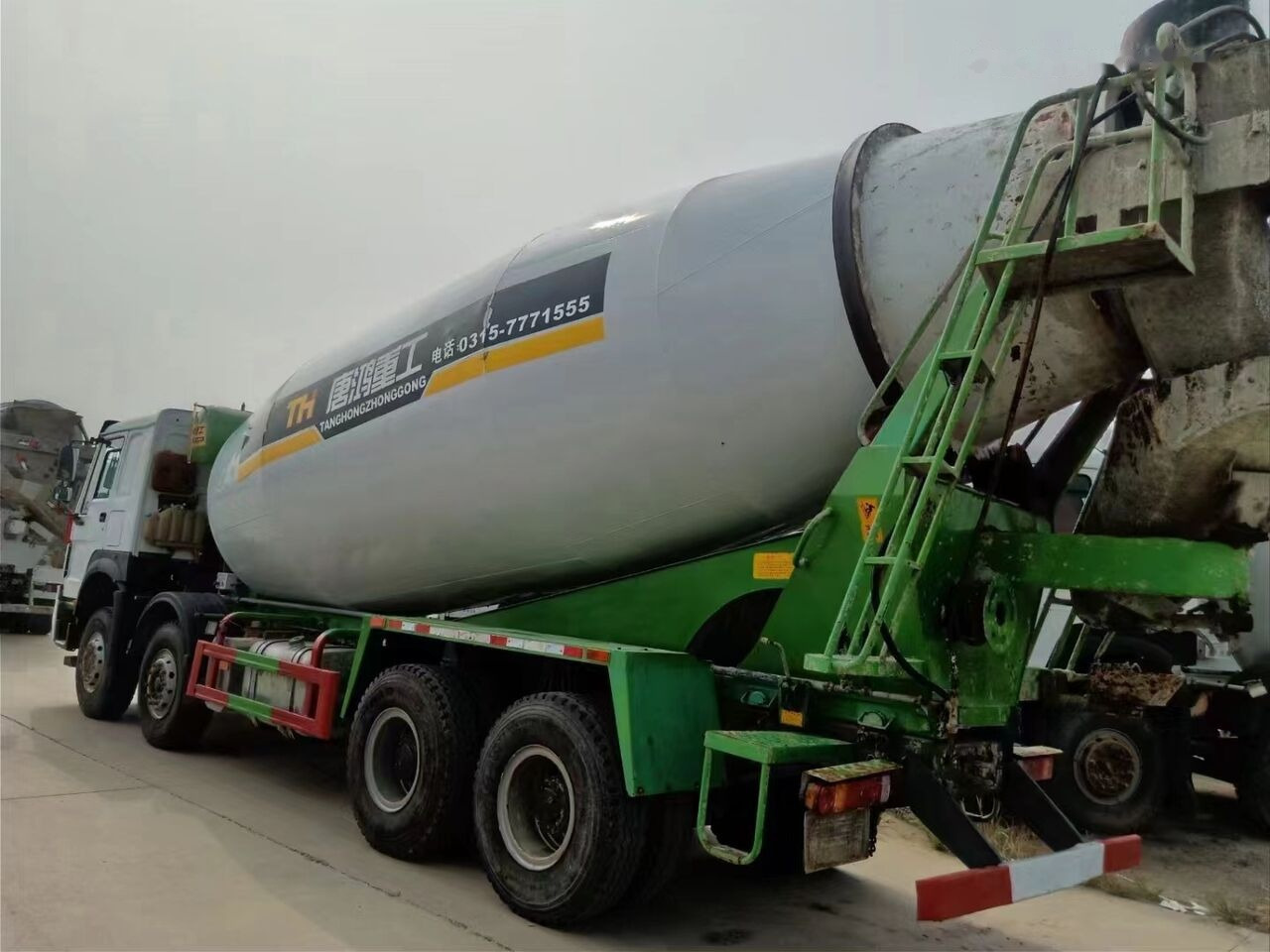 Sinotruk HOWO 8*4 Concrete mixer truck - Betongbil: bilde 5 Sinotruk HOWO 8*4 Concrete mixer truck - Betongbil: bilde 5