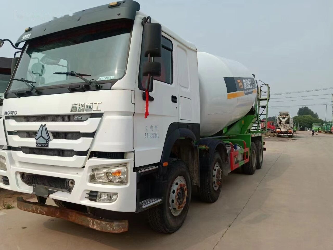 Sinotruk HOWO 8*4 Concrete mixer truck - Betongbil: bilde 1 Sinotruk HOWO 8*4 Concrete mixer truck - Betongbil: bilde 1