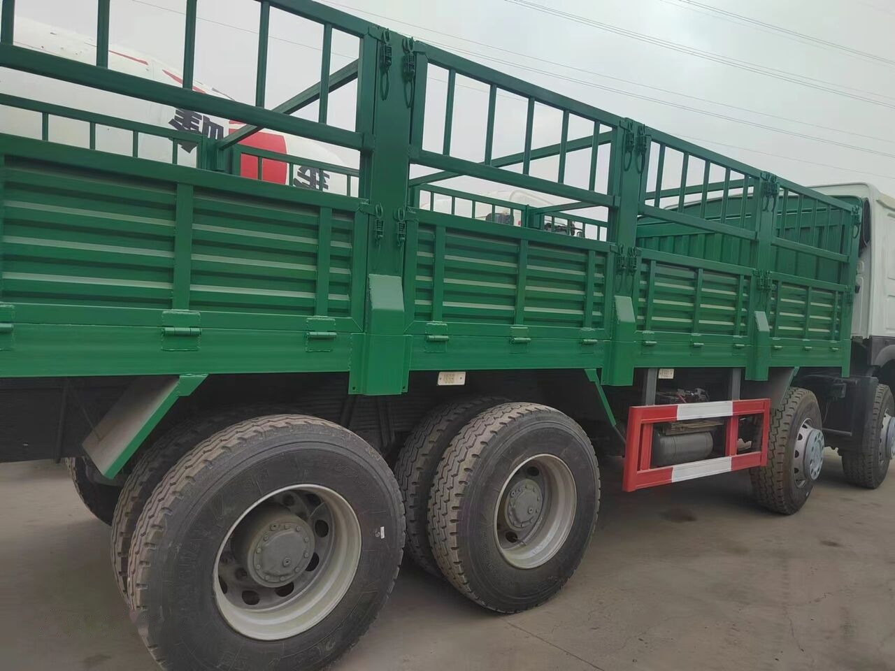 Sinotruk HOWO 8*4 Fence Truck - Planbil: bilde 5 Sinotruk HOWO 8*4 Fence Truck - Planbil: bilde 5