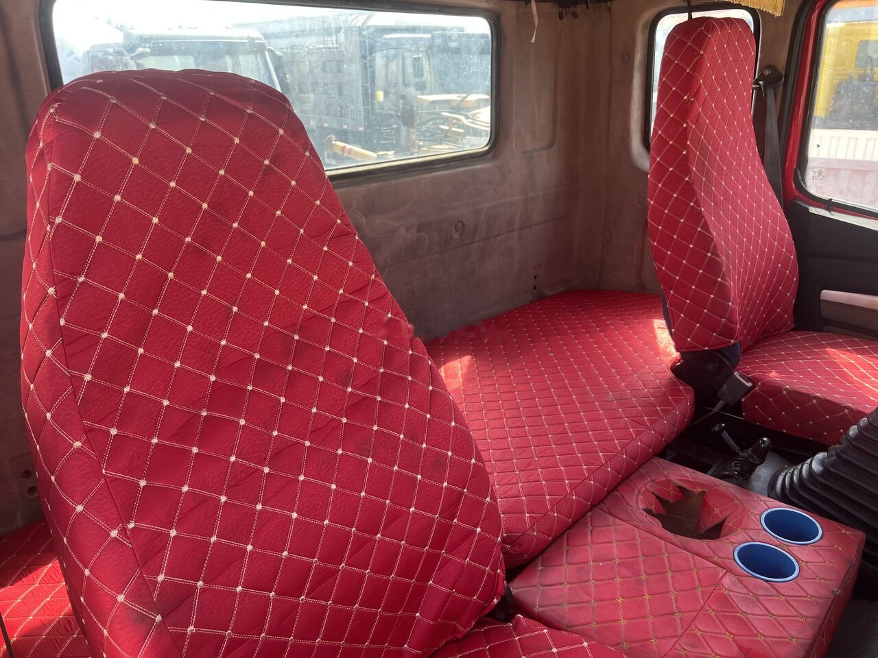 Howo 6X4 - Trekkvogn: bilde 4 Howo 6X4 - Trekkvogn: bilde 4