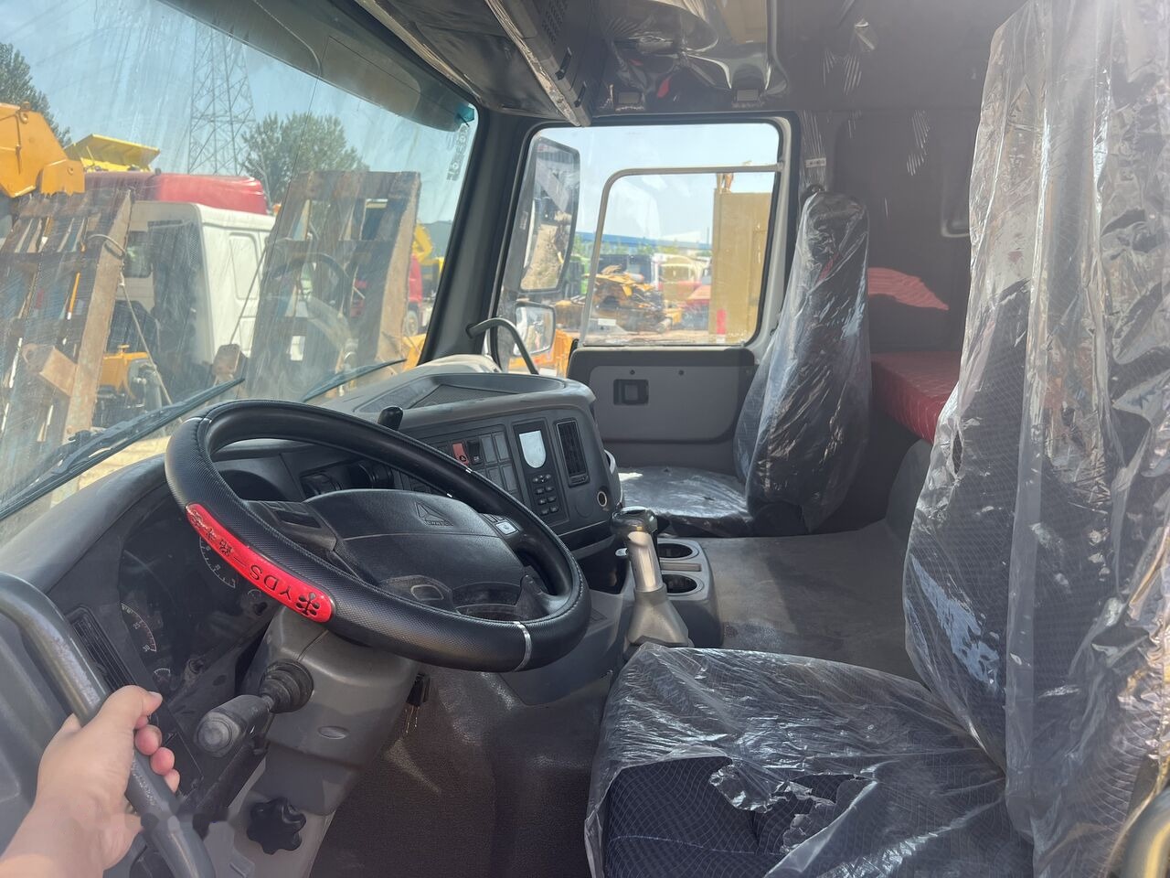 Howo 6x4 - Trekkvogn: bilde 3 Howo 6x4 - Trekkvogn: bilde 3