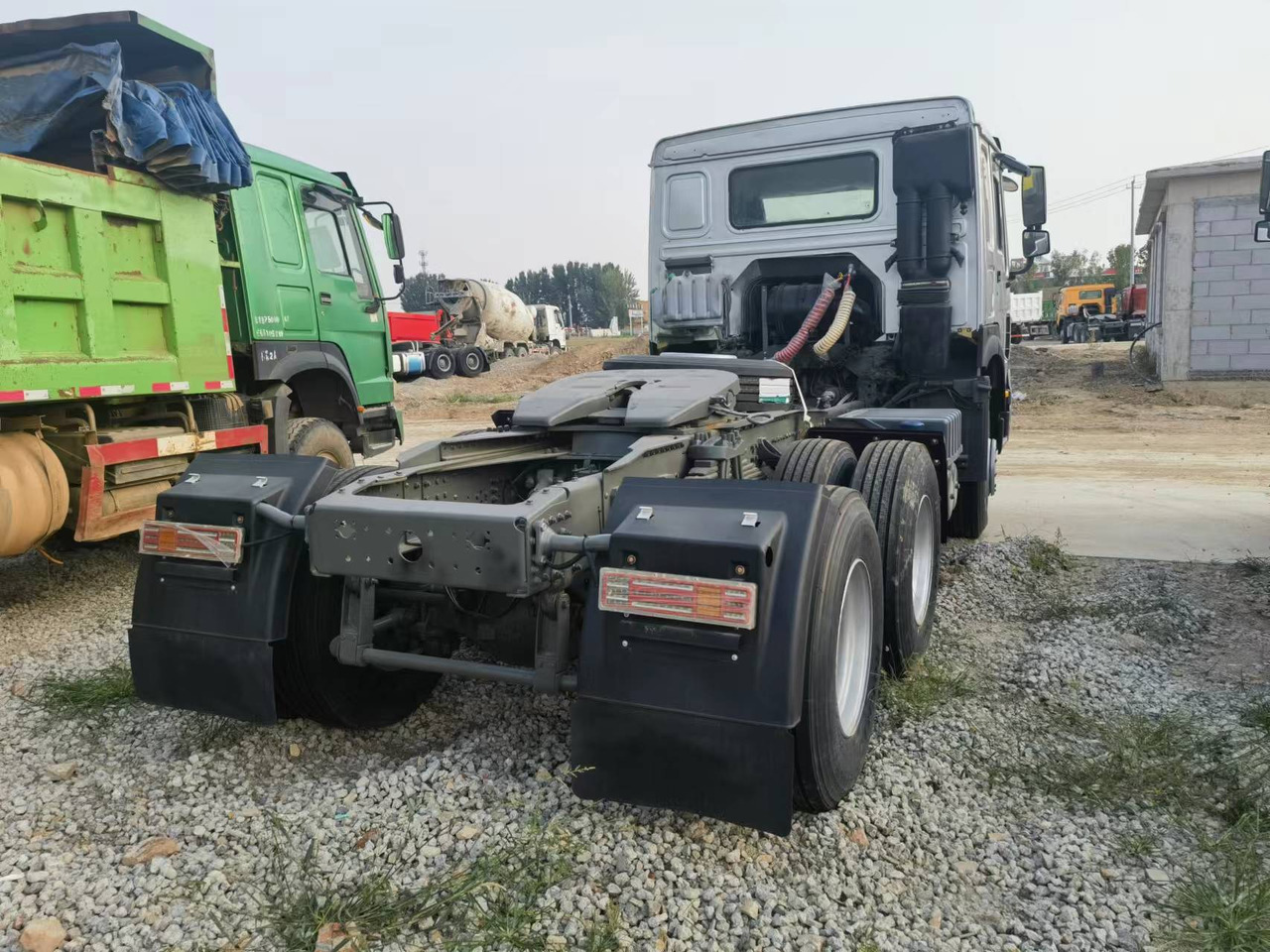 Sinotruk HOWO 371 Tractor - Trekkvogn: bilde 2 Sinotruk HOWO 371 Tractor - Trekkvogn: bilde 2