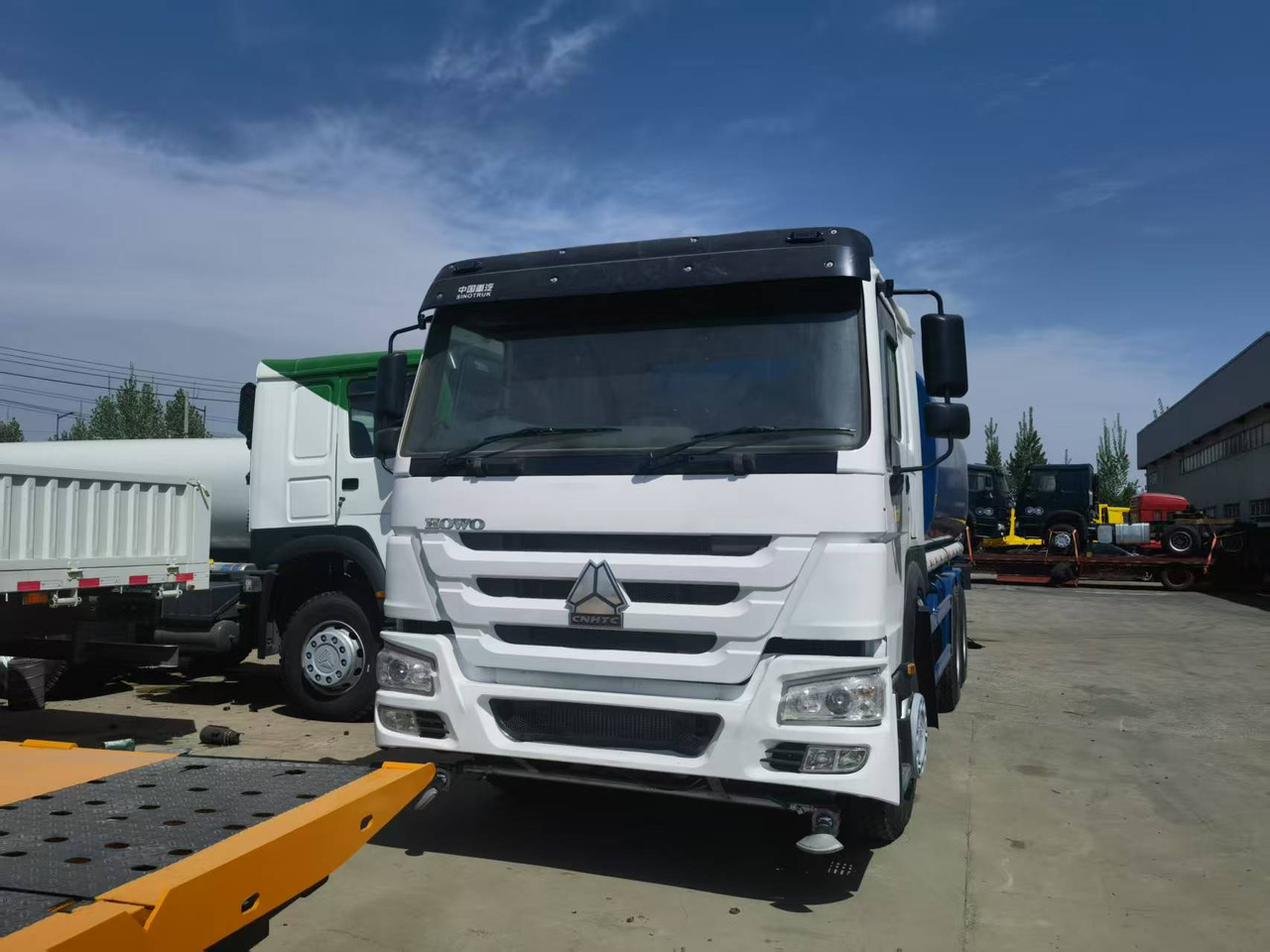 Sinotruk HOWO 6*4 Sprinkler - Utility-/ Spesiell maskin: bilde 2 Sinotruk HOWO 6*4 Sprinkler - Utility-/ Spesiell maskin: bilde 2