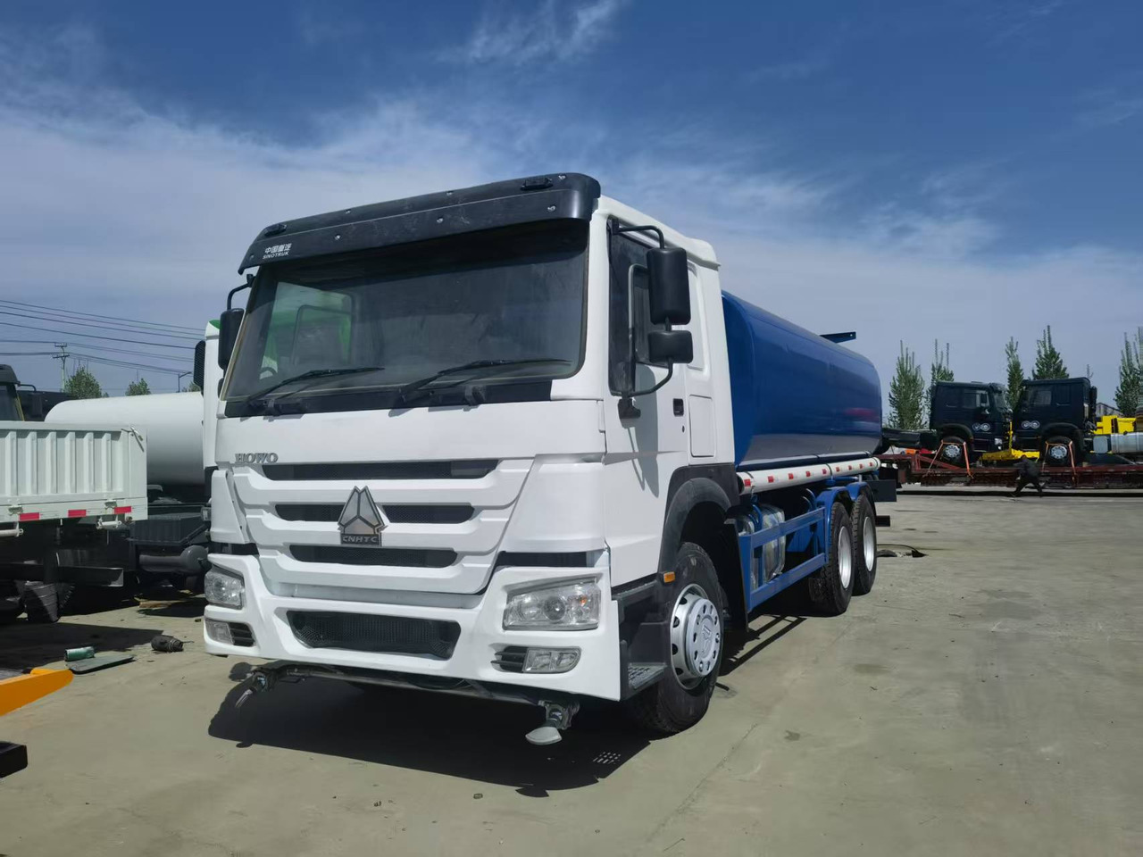 Sinotruk HOWO 6*4 Sprinkler - Utility-/ Spesiell maskin: bilde 1 Sinotruk HOWO 6*4 Sprinkler - Utility-/ Spesiell maskin: bilde 1