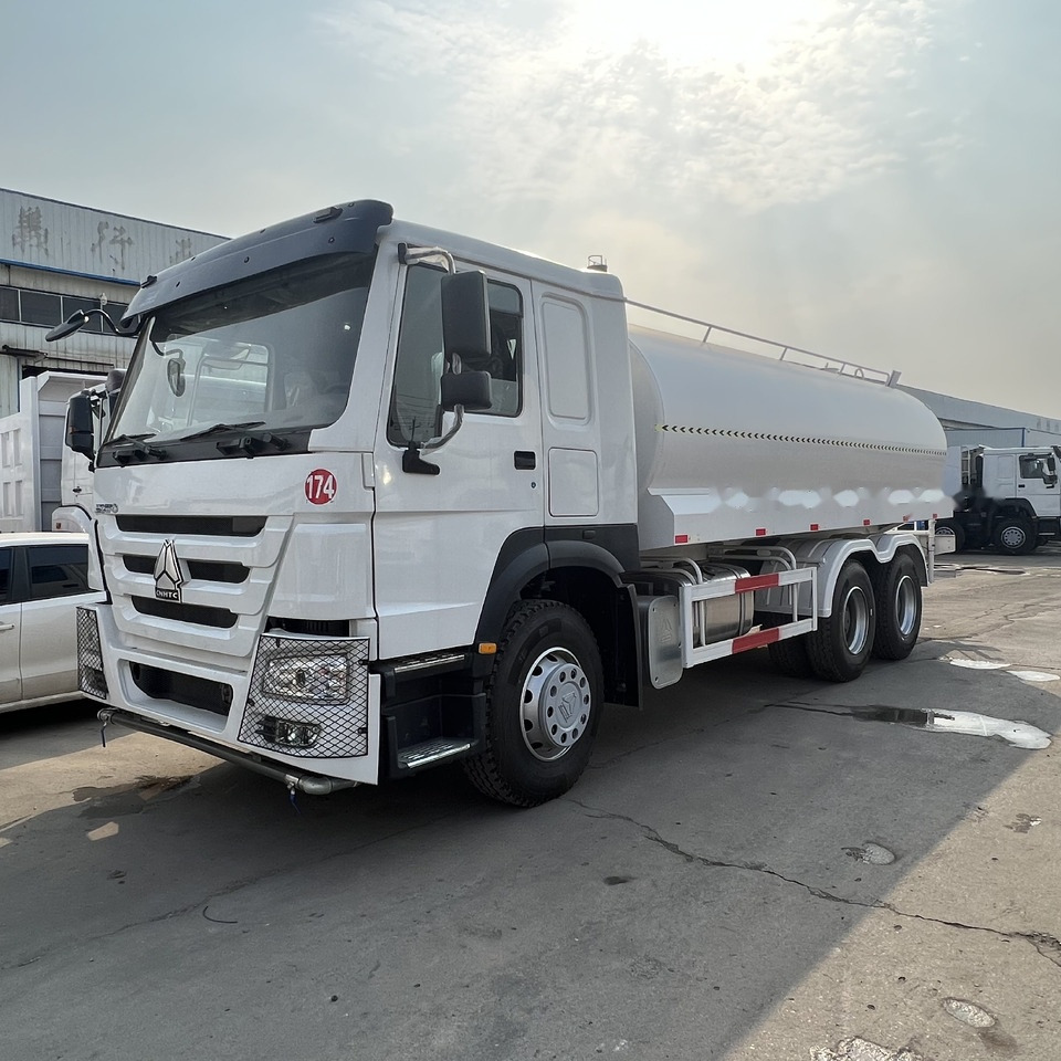 Sinotruk HOWO 6*4 sprinkler truck - Utility-/ Spesiell maskin: bilde 1 Sinotruk HOWO 6*4 sprinkler truck - Utility-/ Spesiell maskin: bilde 1