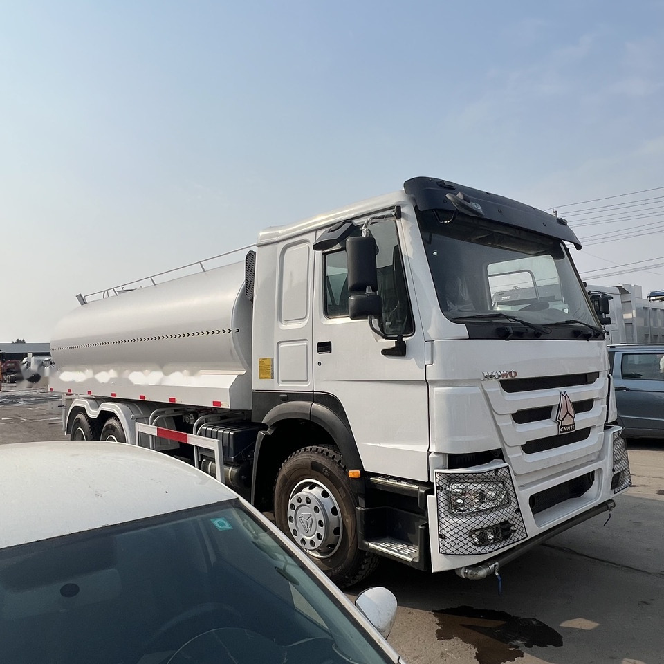 Sinotruk HOWO 6*4 sprinkler truck - Utility-/ Spesiell maskin: bilde 3 Sinotruk HOWO 6*4 sprinkler truck - Utility-/ Spesiell maskin: bilde 3