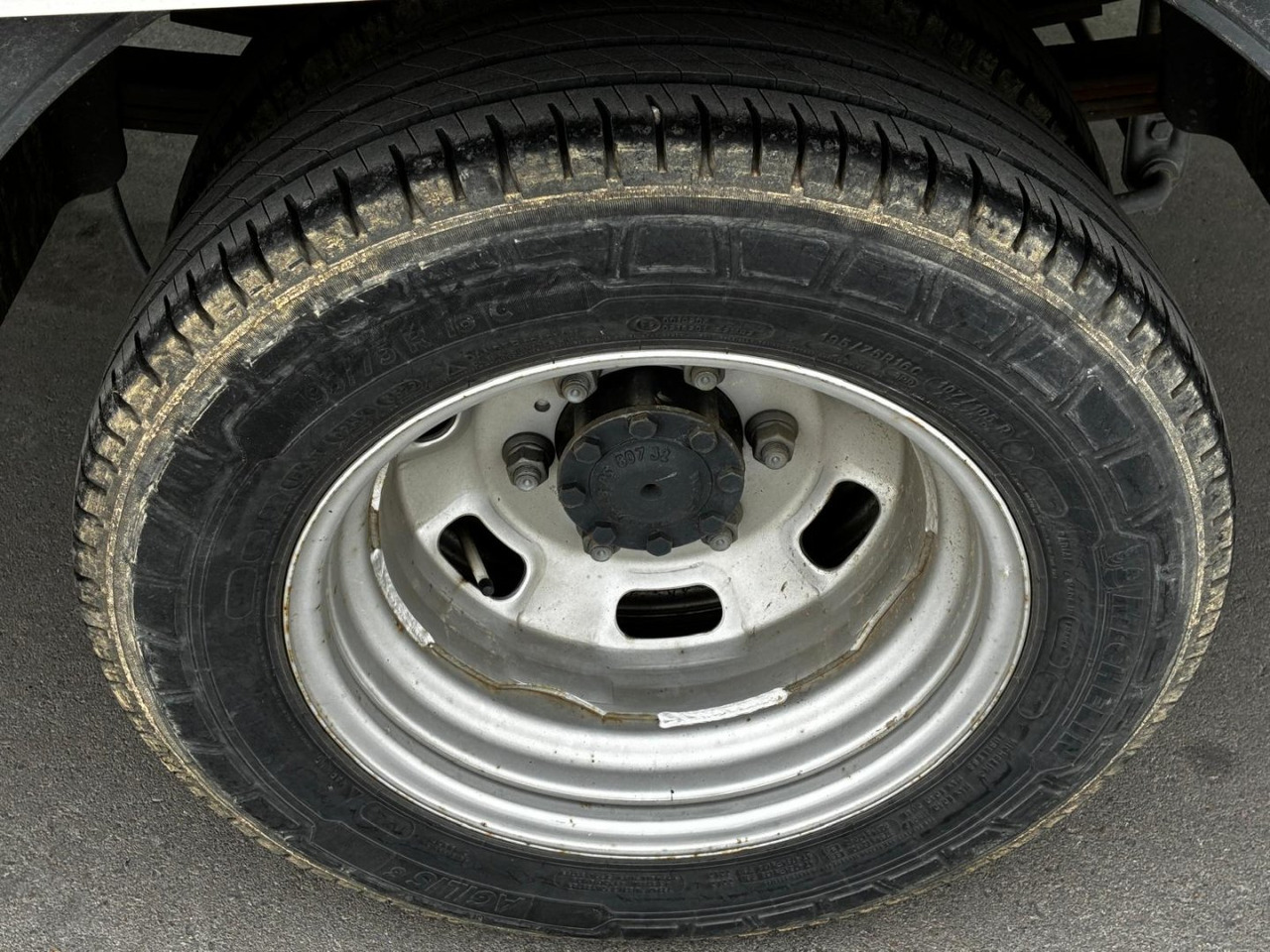 Varebil med skap Caja cerrada IVECO 35C16 20m3: bilde 13