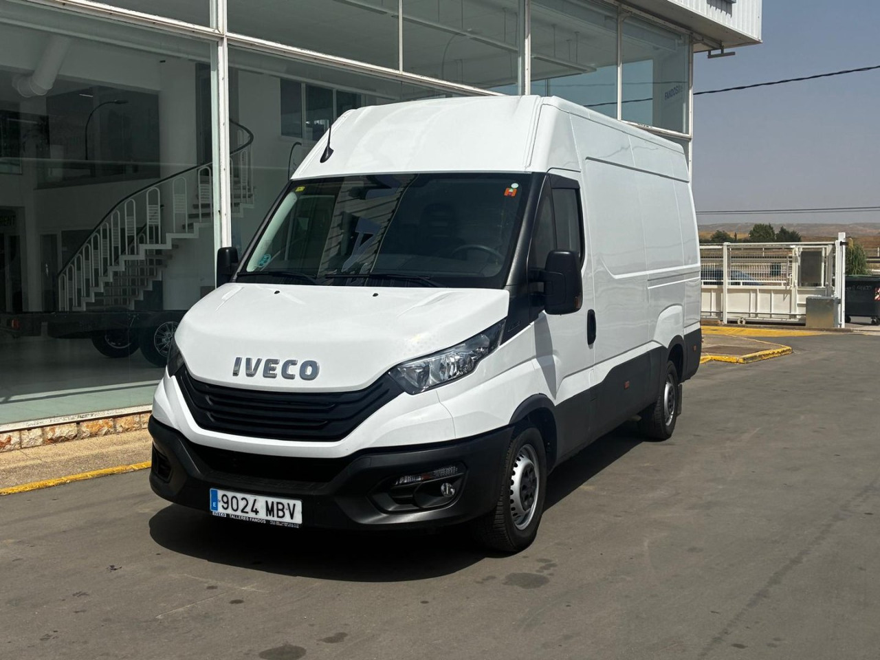 Furgón IVECO 35S14 V 12m3 - Kassebil: bilde 1 Furgón IVECO 35S14 V 12m3 - Kassebil: bilde 1
