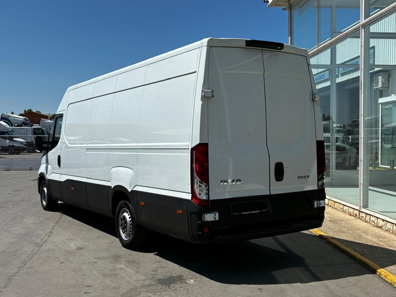 Furgón IVECO 35S14 V 16m3 - Kassebil: bilde 4 Furgón IVECO 35S14 V 16m3 - Kassebil: bilde 4