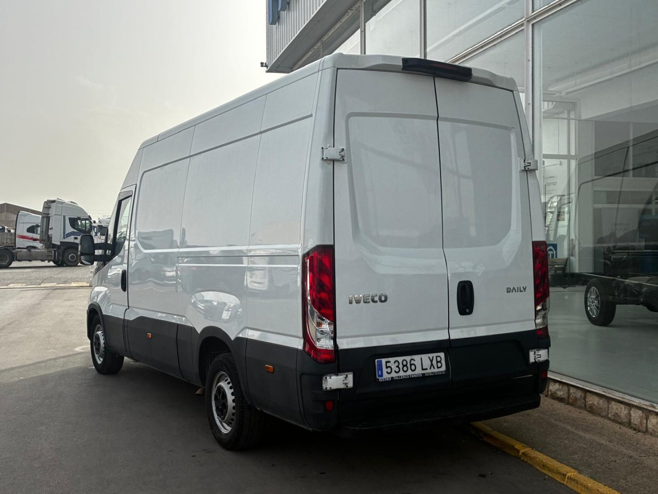 Furgón IVECO 35S16 V 12m3 - Kassebil: bilde 4 Furgón IVECO 35S16 V 12m3 - Kassebil: bilde 4