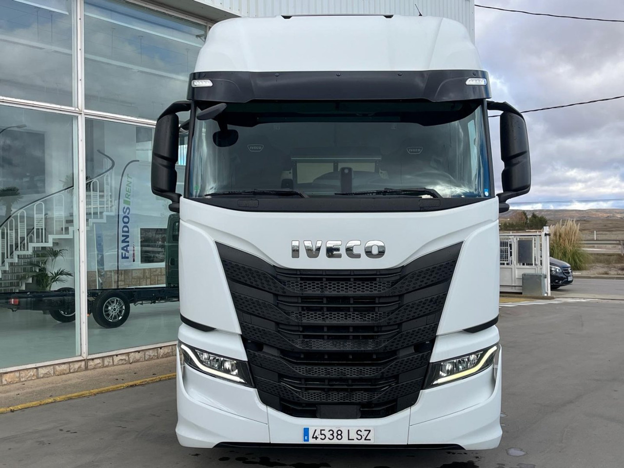 Cabeza Tractora IVECO S-WAY 510 AUTOMATICO CON INTARDER - Trekkvogn: bilde 2 Cabeza Tractora IVECO S-WAY 510 AUTOMATICO CON INTARDER - Trekkvogn: bilde 2