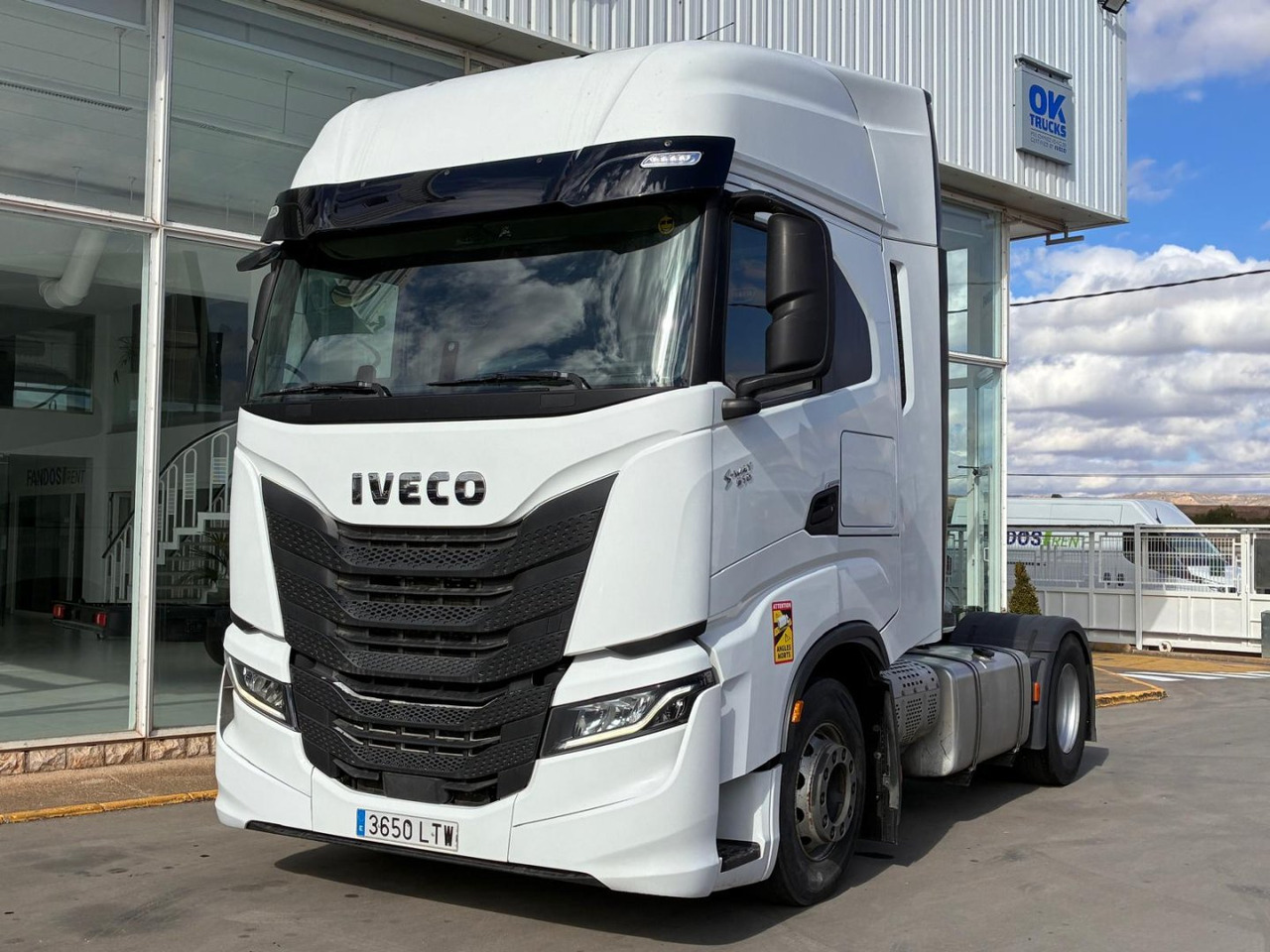 Cabeza Tractora IVECO S-WAY 510 AUTOMATICO CON INTARDER - Trekkvogn: bilde 1 Cabeza Tractora IVECO S-WAY 510 AUTOMATICO CON INTARDER - Trekkvogn: bilde 1
