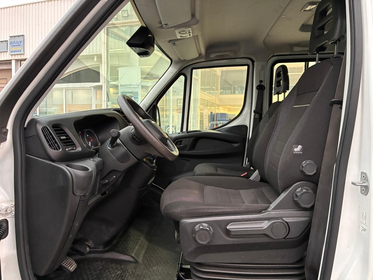 Volquete/Dumper IVECO 35C14 CAJA BASCULANTE DOBLE CABINA - Varebil med tipp, Varebil med dobbelt førerhus: bilde 5 Volquete/Dumper IVECO 35C14 CAJA BASCULANTE DOBLE CABINA - Varebil med tipp, Varebil med dobbelt førerhus: bilde 5