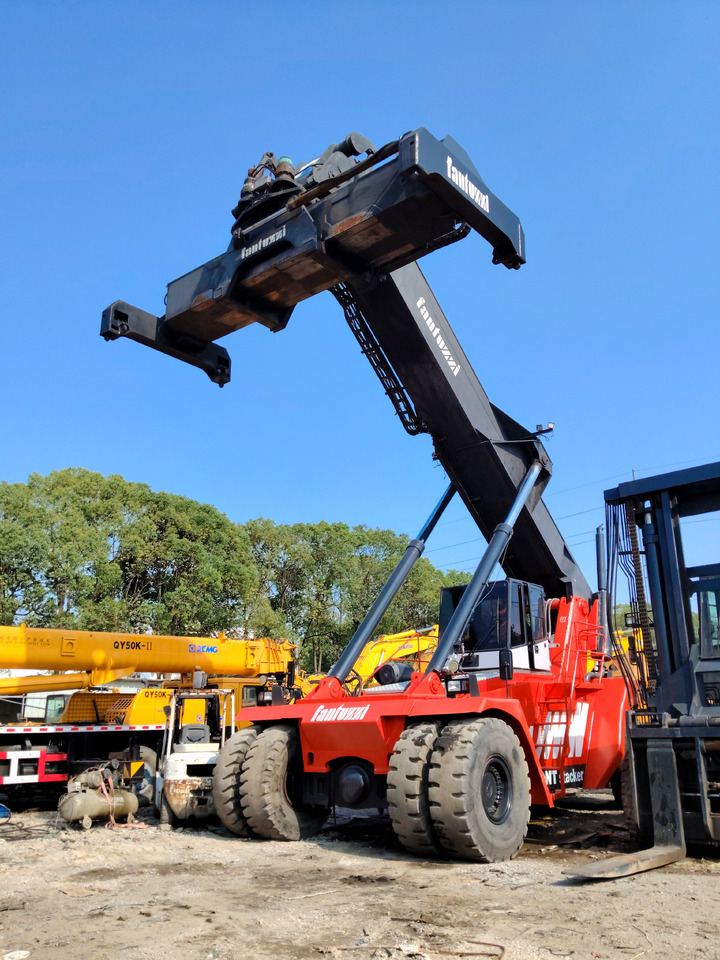 FANTUZZI CS45KM 45 ton - Reachstackere: bilde 3 FANTUZZI CS45KM 45 ton - Reachstackere: bilde 3