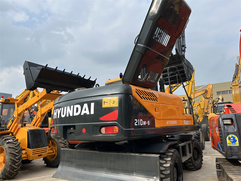 HYUNDAI 210W-9S - Hjulgraver: bilde 2 HYUNDAI 210W-9S - Hjulgraver: bilde 2