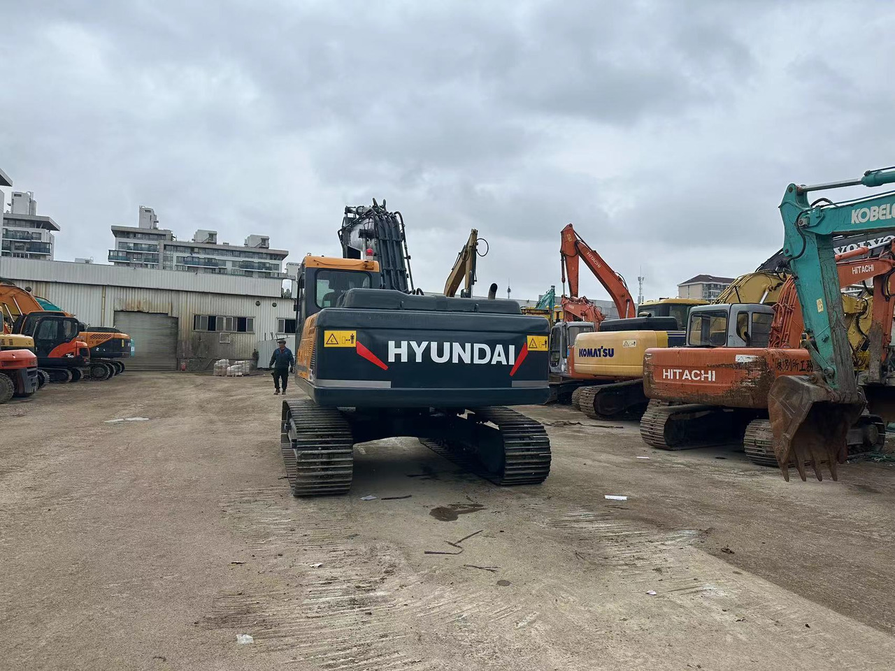 HYUNDAI 225LC-9T - Beltegraver: bilde 4 HYUNDAI 225LC-9T - Beltegraver: bilde 4