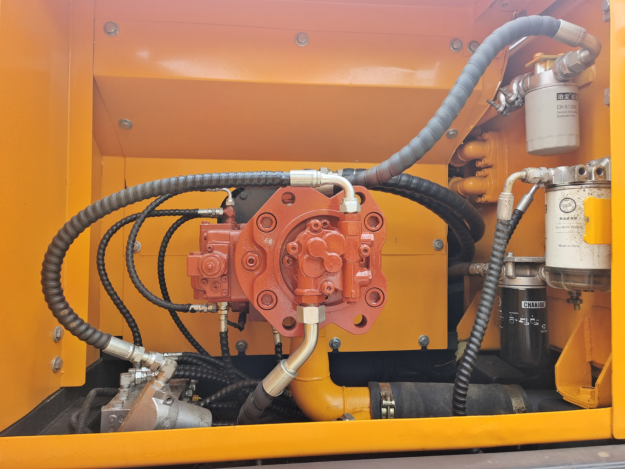 HYUNDAI HX220HD - Beltegraver: bilde 5 HYUNDAI HX220HD - Beltegraver: bilde 5