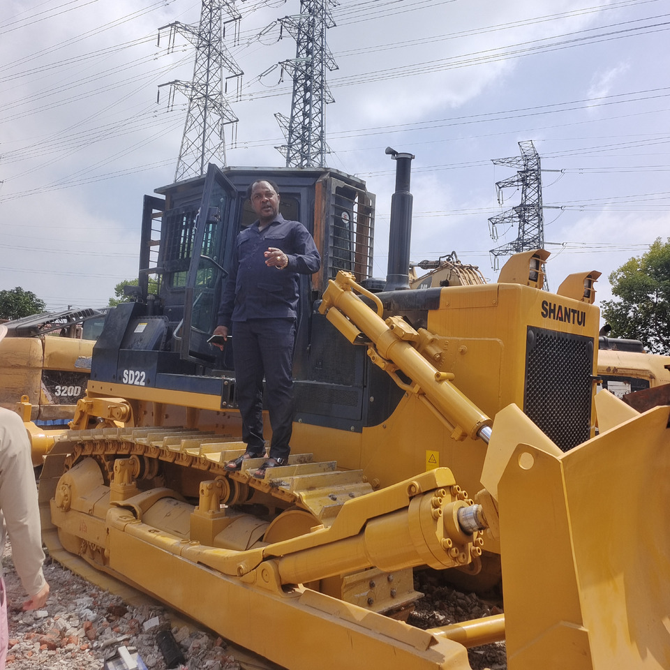 SHANTUI SD22 with Grass Fork for Efficient Brush Clearing - Bulldozer: bilde 5 SHANTUI SD22 with Grass Fork for Efficient Brush Clearing - Bulldozer: bilde 5