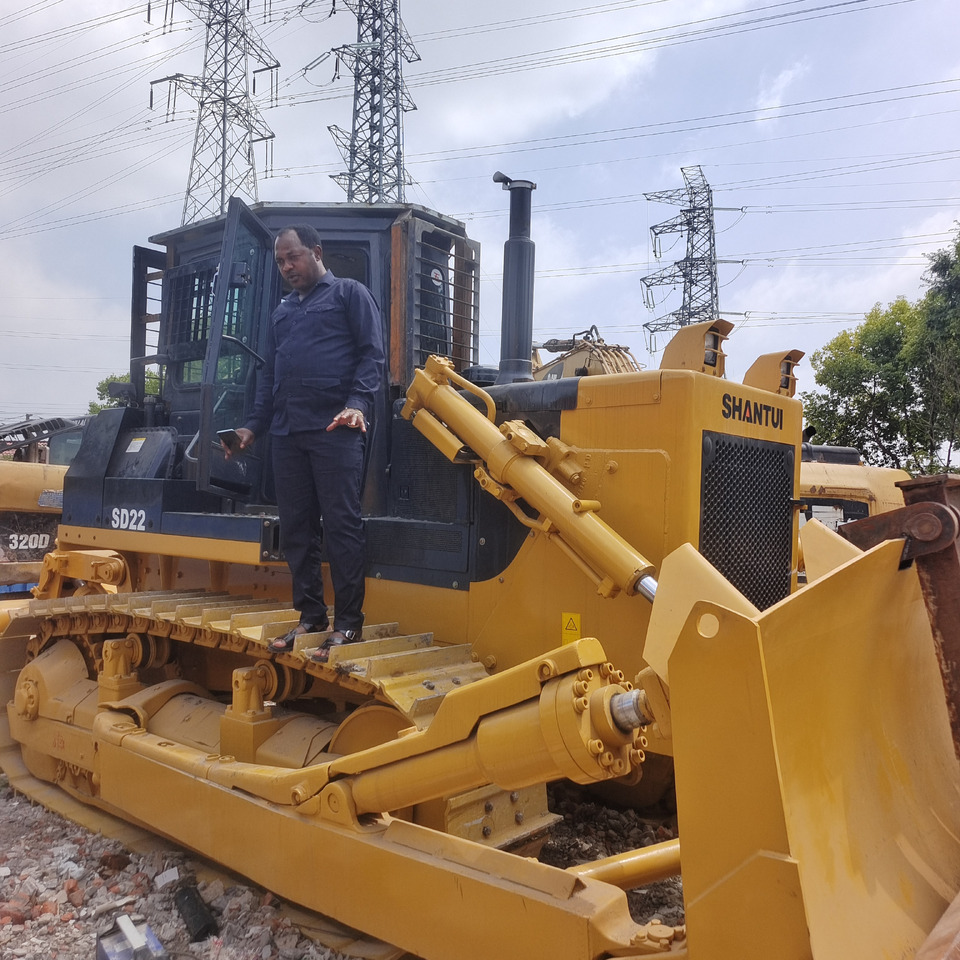 SHANTUI SD22 with Grass Fork for Efficient Brush Clearing - Bulldozer: bilde 2 SHANTUI SD22 with Grass Fork for Efficient Brush Clearing - Bulldozer: bilde 2