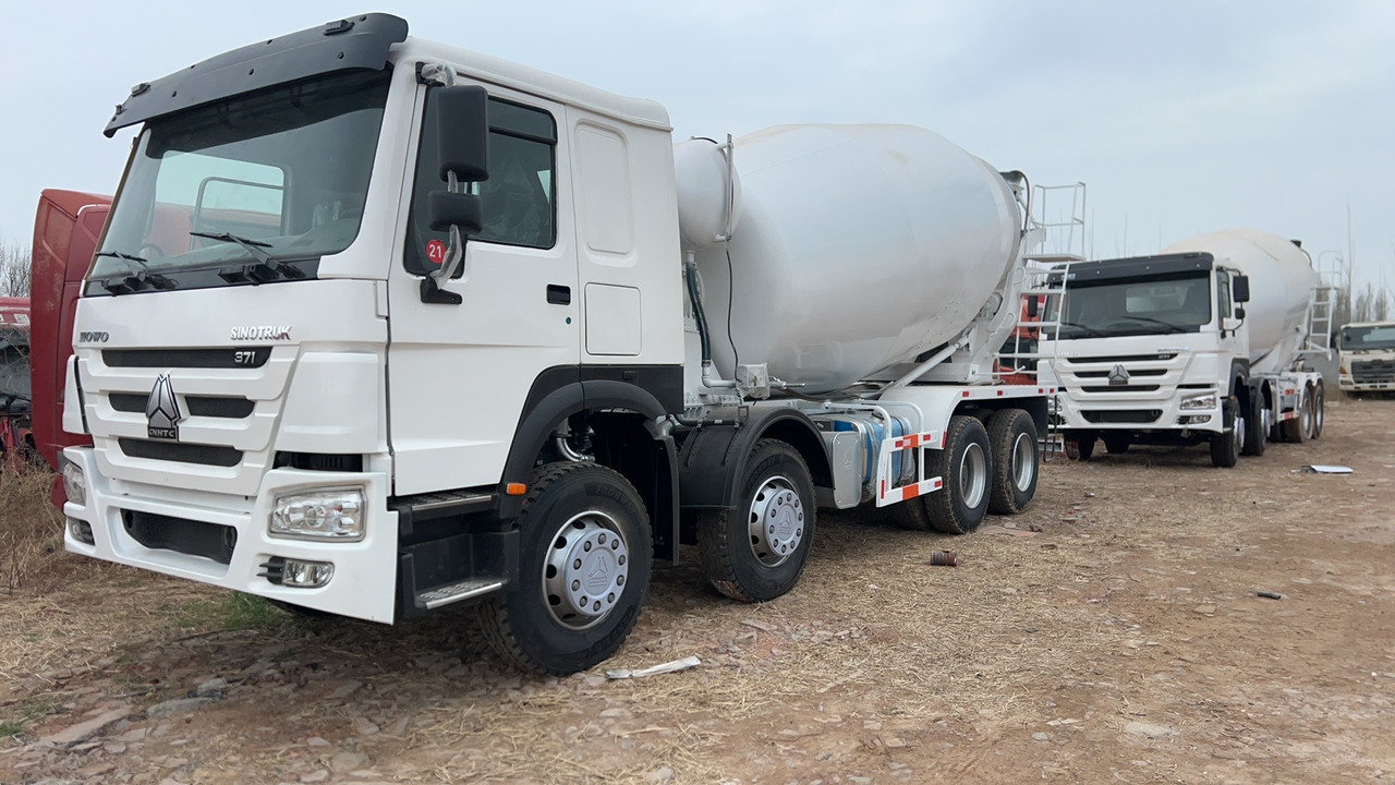 SINOTRUK HOWO 371 8X4 16 Cubic Meter SINOTRUK Howo Concrete Mixer Truck - Betongblander: bilde 1 SINOTRUK HOWO 371 8X4 16 Cubic Meter SINOTRUK Howo Concrete Mixer Truck - Betongblander: bilde 1