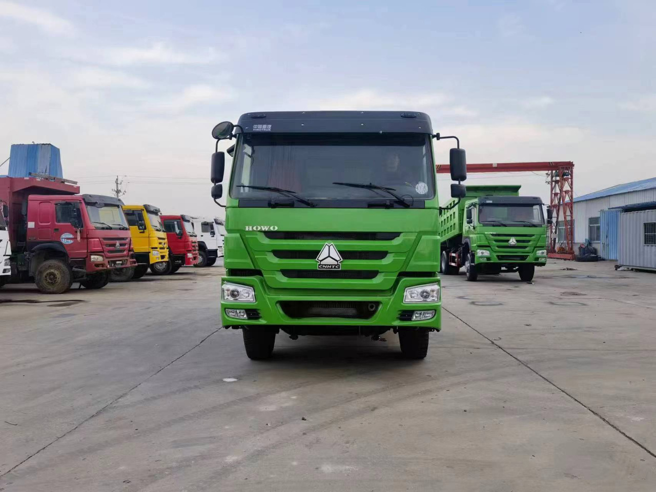 SINOTRUK HOWO 6*4 8*4 DUMP TRUCK - Tippbil: bilde 3 SINOTRUK HOWO 6*4 8*4 DUMP TRUCK - Tippbil: bilde 3