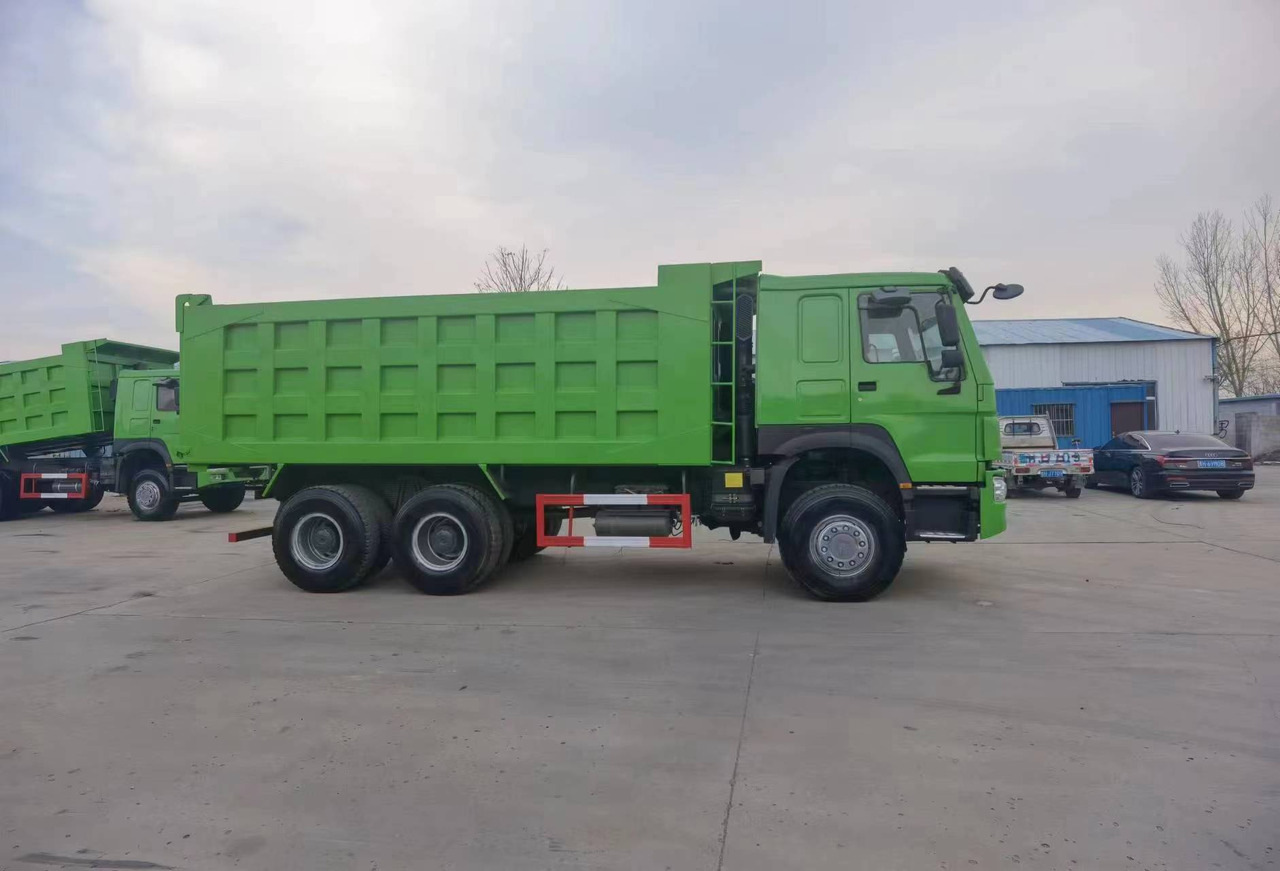 SINOTRUK HOWO 6*4 8*4 DUMP TRUCK - Tippbil: bilde 5 SINOTRUK HOWO 6*4 8*4 DUMP TRUCK - Tippbil: bilde 5