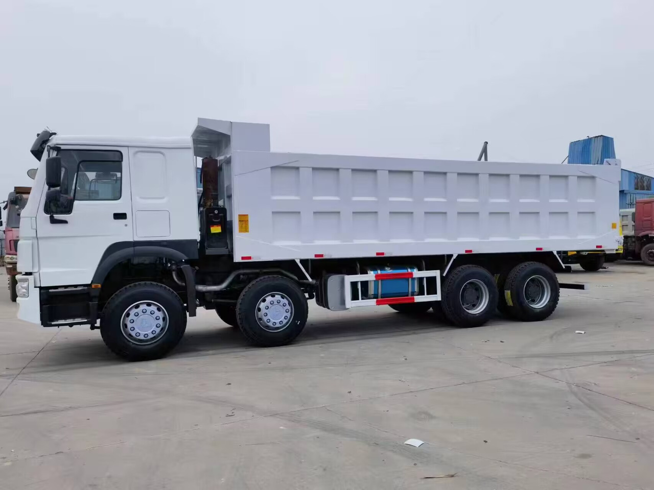 SINOTRUK HOWO 8*4 6*4 dump truck - Tippbil: bilde 5 SINOTRUK HOWO 8*4 6*4 dump truck - Tippbil: bilde 5