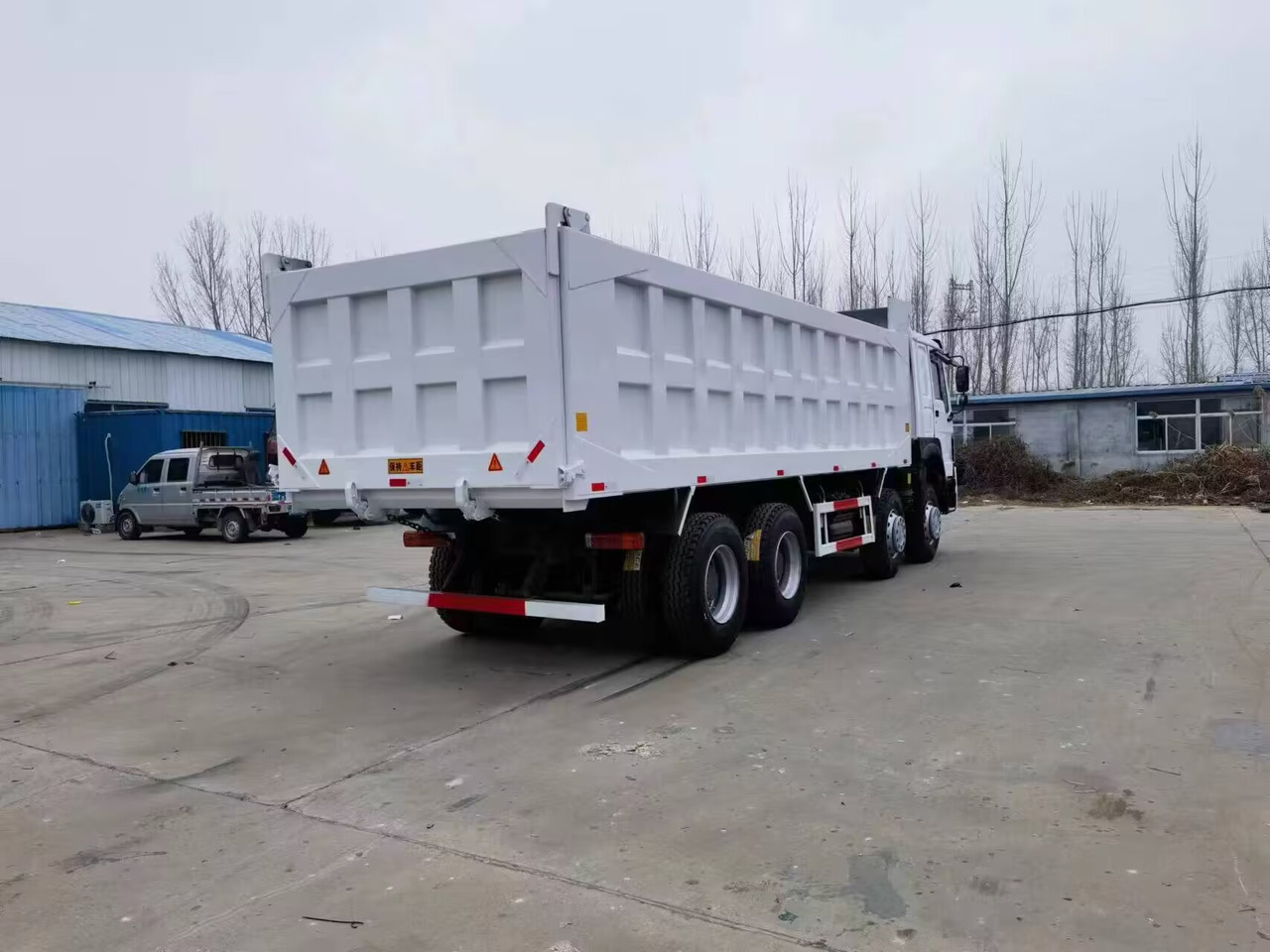 SINOTRUK HOWO 8*4 6*4 dump truck - Tippbil: bilde 4 SINOTRUK HOWO 8*4 6*4 dump truck - Tippbil: bilde 4