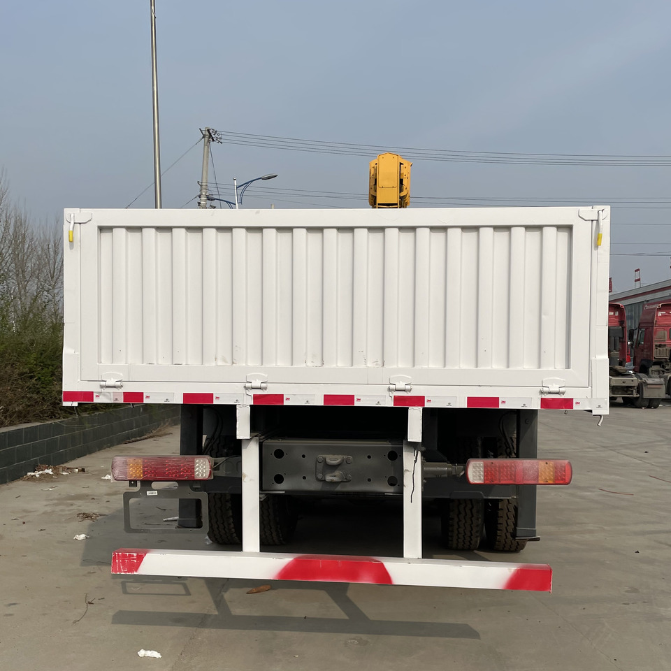SINOTRUK HOWO 8 TON Knuckle Boom Crane TRUCK MOUNTED CRANE - Kranbil: bilde 5 SINOTRUK HOWO 8 TON Knuckle Boom Crane TRUCK MOUNTED CRANE - Kranbil: bilde 5