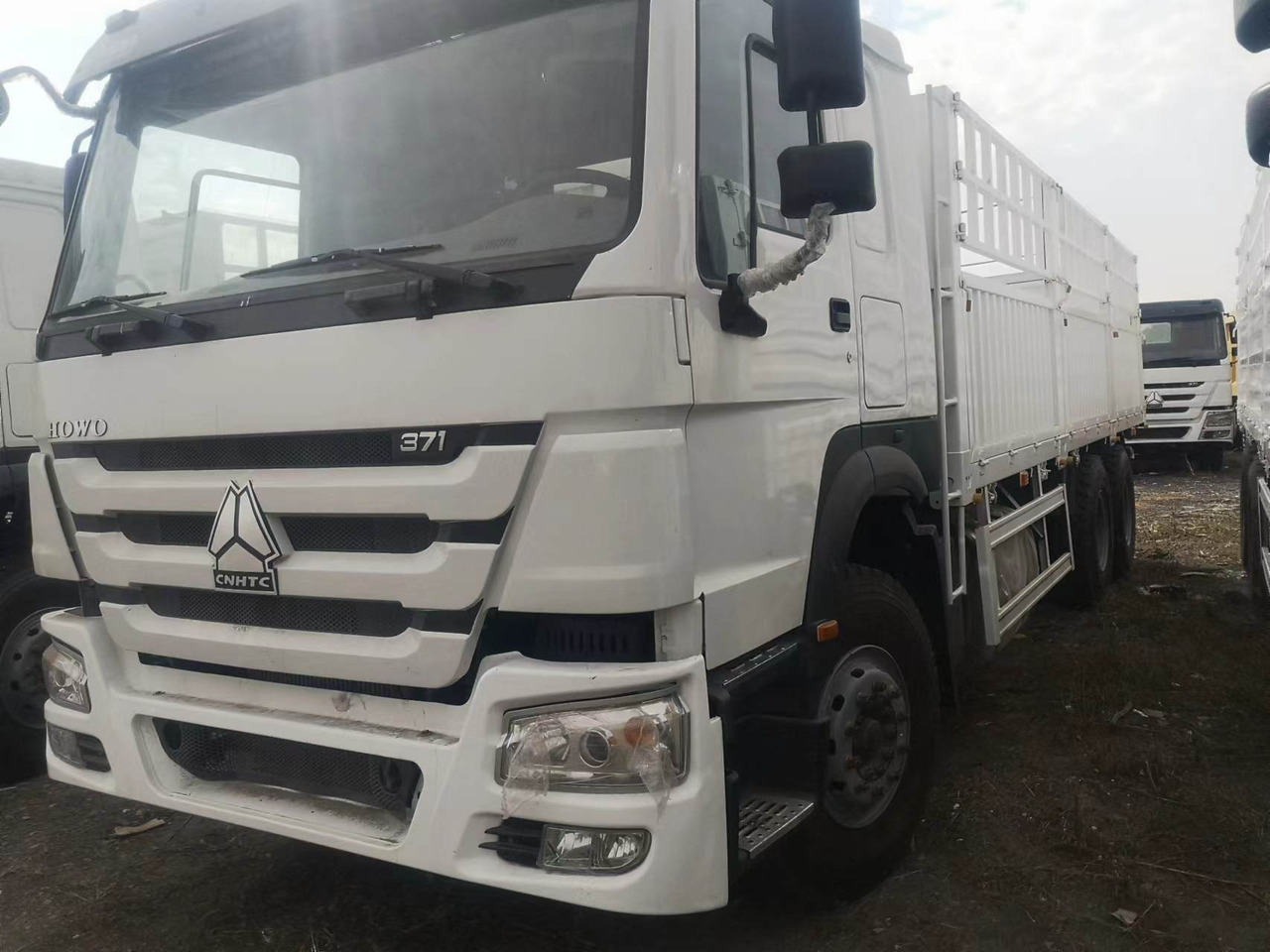 SINOTRUK HOWO DUMP TRUCK LIVESTOCK TRUCK WITH FENCE 371 380 400 420 460 HP - Dyretransport lastebil: bilde 5 SINOTRUK HOWO DUMP TRUCK LIVESTOCK TRUCK WITH FENCE 371 380 400 420 460 HP - Dyretransport lastebil: bilde 5