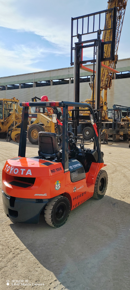 TOYOTA FD30 - Gaffeltruck: bilde 4 TOYOTA FD30 - Gaffeltruck: bilde 4
