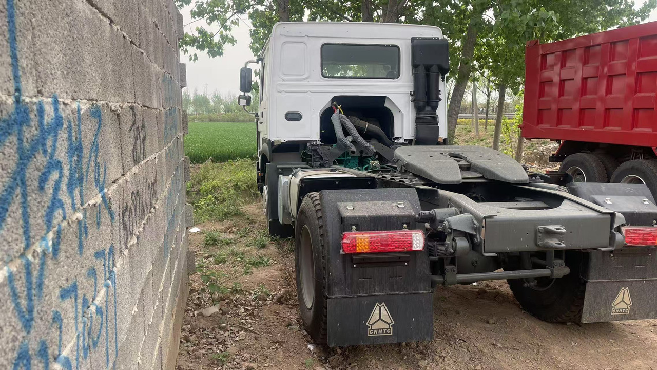 SINOTRUK HOWO 375 4*2 TRACTOR HEAD 371 380 400 420 HP 6*4 8*4 - Trekkvogn: bilde 3 SINOTRUK HOWO 375 4*2 TRACTOR HEAD 371 380 400 420 HP 6*4 8*4 - Trekkvogn: bilde 3