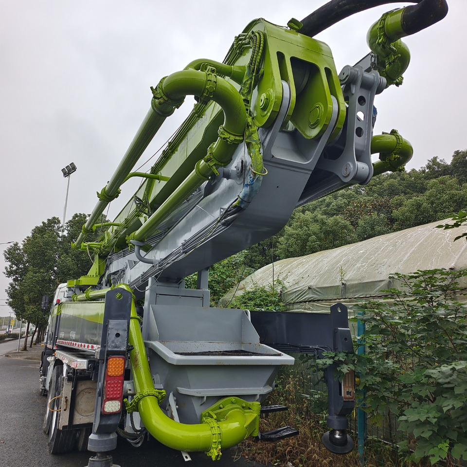 ZOOMLION ZLJ5336THBSE 47 METER PUMP TRUCK - Betongpumpe: bilde 2 ZOOMLION ZLJ5336THBSE 47 METER PUMP TRUCK - Betongpumpe: bilde 2