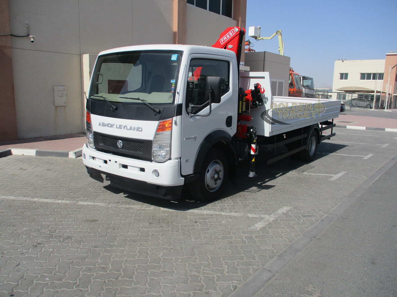 Ashok Leyland PARTNER LX 4x2 with Fassi F50A.022 Crane - Kranbil: bilde 2 Ashok Leyland PARTNER LX 4x2 with Fassi F50A.022 Crane - Kranbil: bilde 2