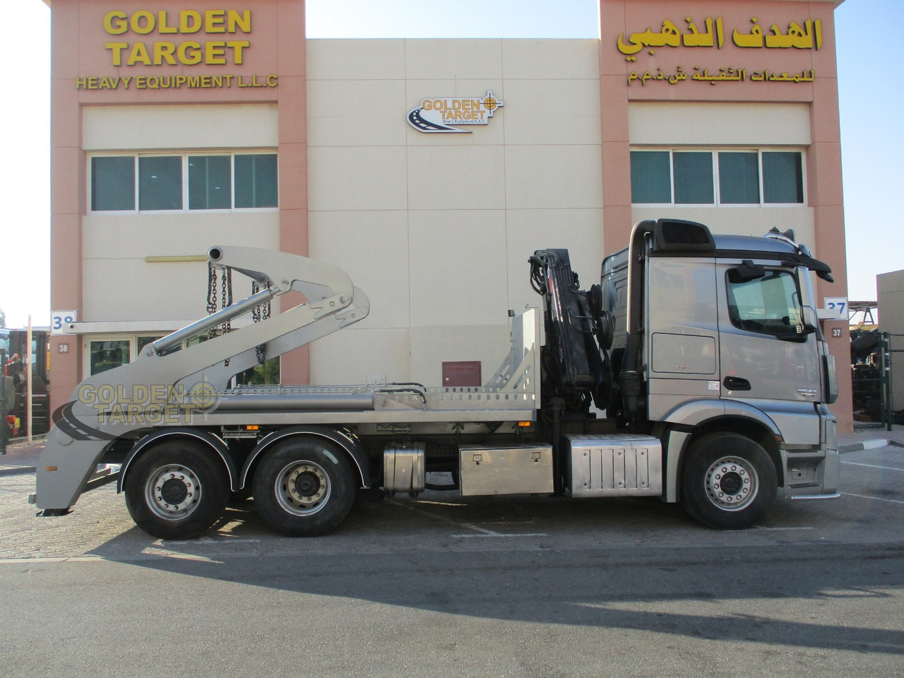 MERCEDES-BENZ 2642 6×2 DOUBLE SKIP LOADER with HIAB Crane - Liftdumper lastebil: bilde 5 MERCEDES-BENZ 2642 6×2 DOUBLE SKIP LOADER with HIAB Crane - Liftdumper lastebil: bilde 5